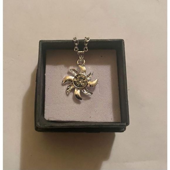 SILVER WHITE SAPPHIRE SUNFLOWER NECKLACE - Picture 2 of 5